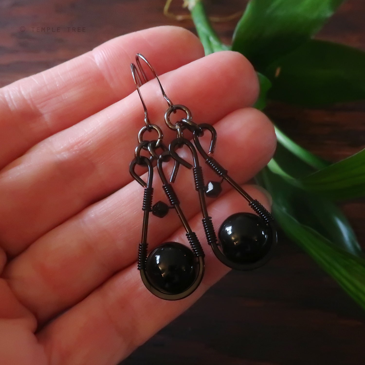 Temple Tree Pendulum Dangle Spinner Earrings - Black