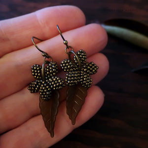 Heart in Hawaii Plumeria Flowers with Tropical Leaves - Bronze