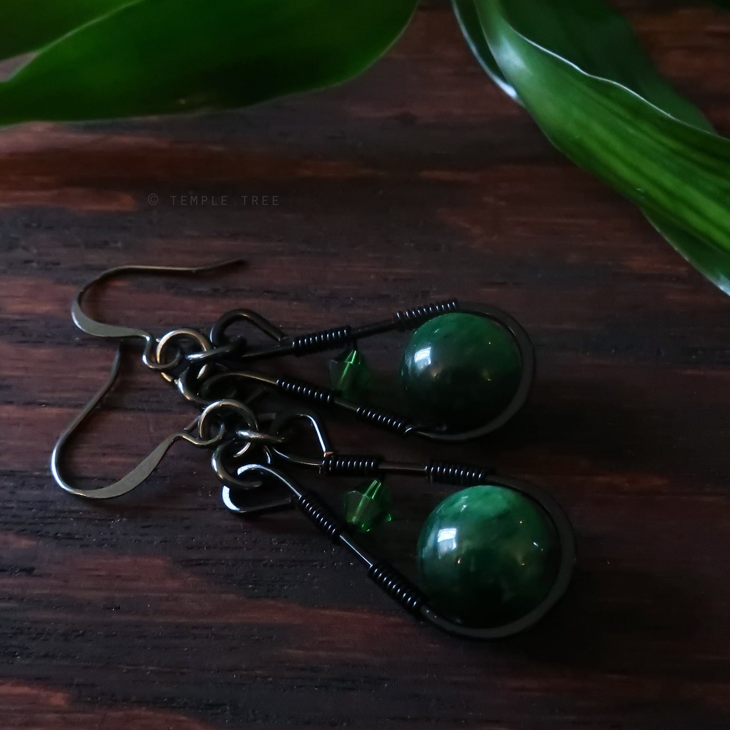 Temple Tree Pendulum Dangle Spinner Earrings in Black - Cat's Eye