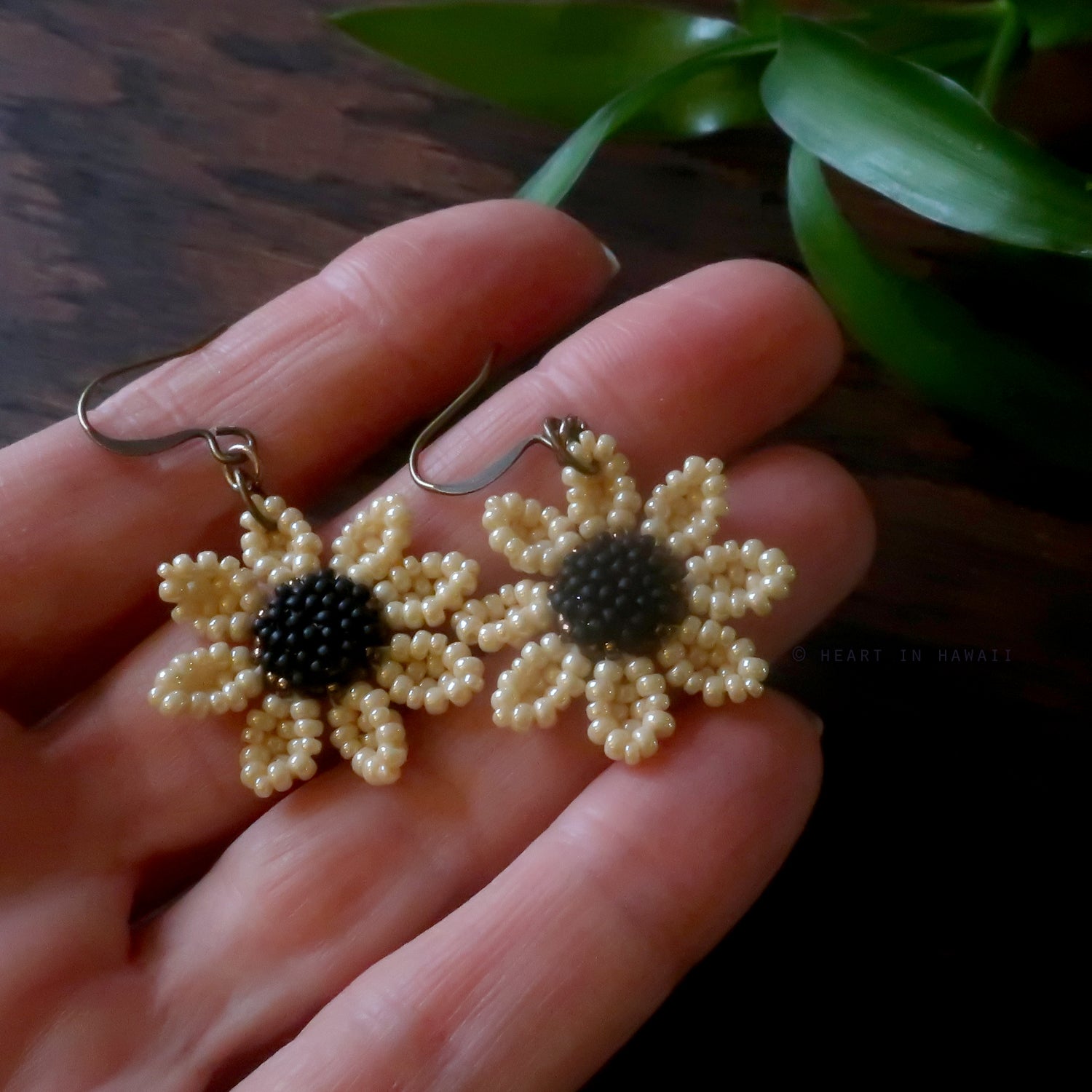 Heart in Hawaii Beaded Cosmos Flower Earrings - Dark Ivory with Matte Black