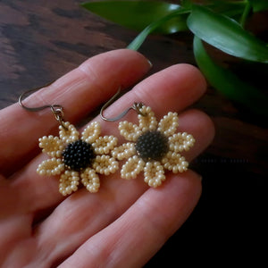 Heart in Hawaii Beaded Cosmos Flower Earrings - Dark Ivory with Matte Black