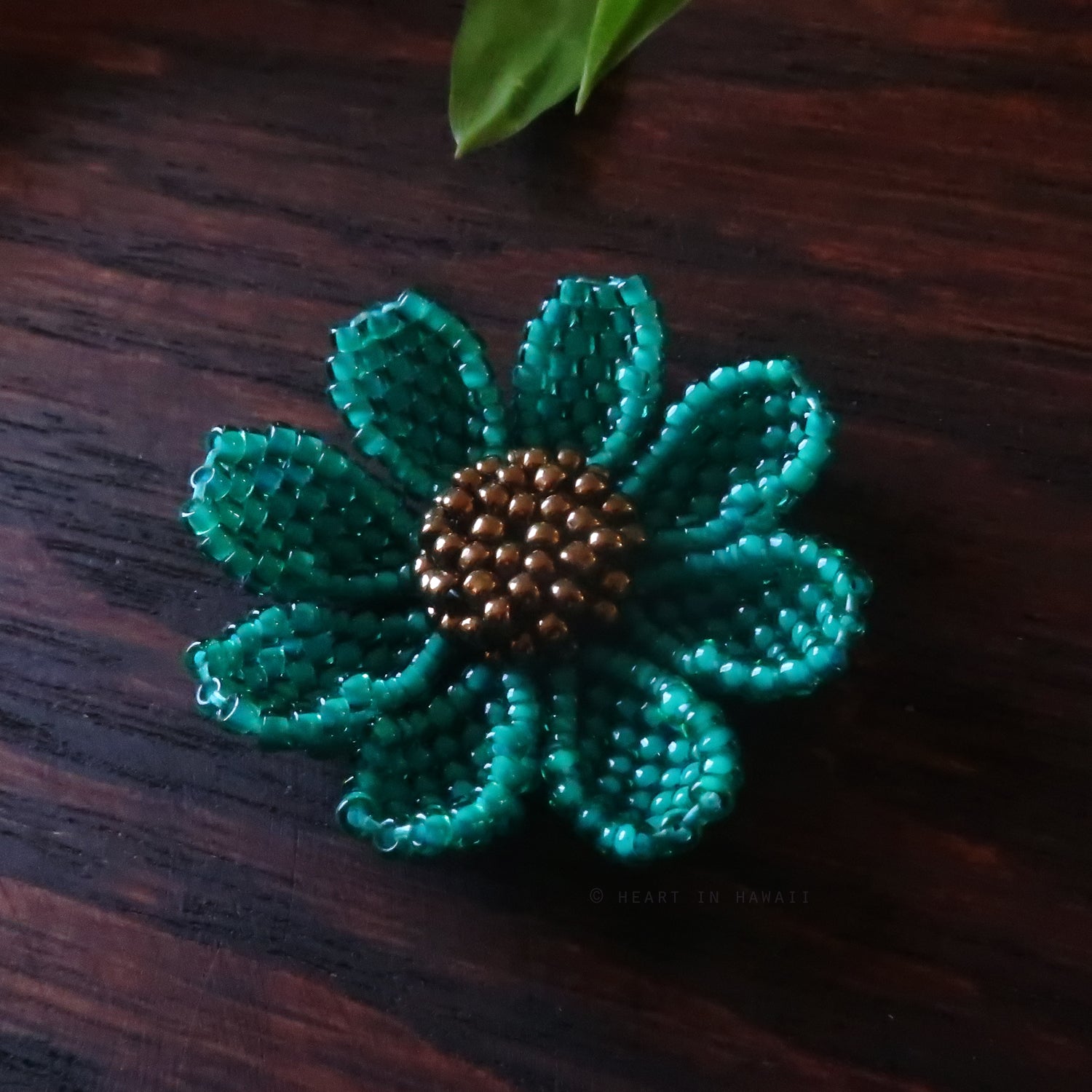 Heart in Hawaii Beaded Cosmos Flower Brooch - Jungle Green
