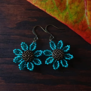 Heart in Hawaii Beaded Cosmos Flower Earrings - Jungle Green and Bronze
