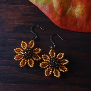 Heart in Hawaii Beaded Cosmos Flower Earrings - Mango and Bronze