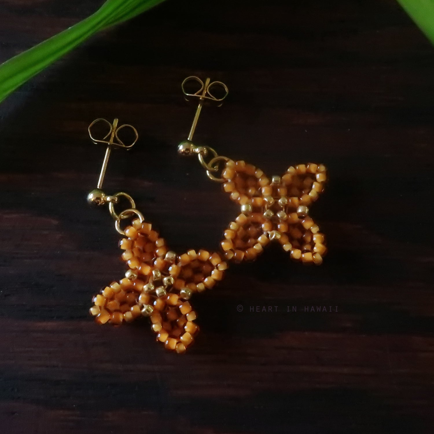 Heart in Hawaii Beaded Quatrefoil Hoops Posts - Mango