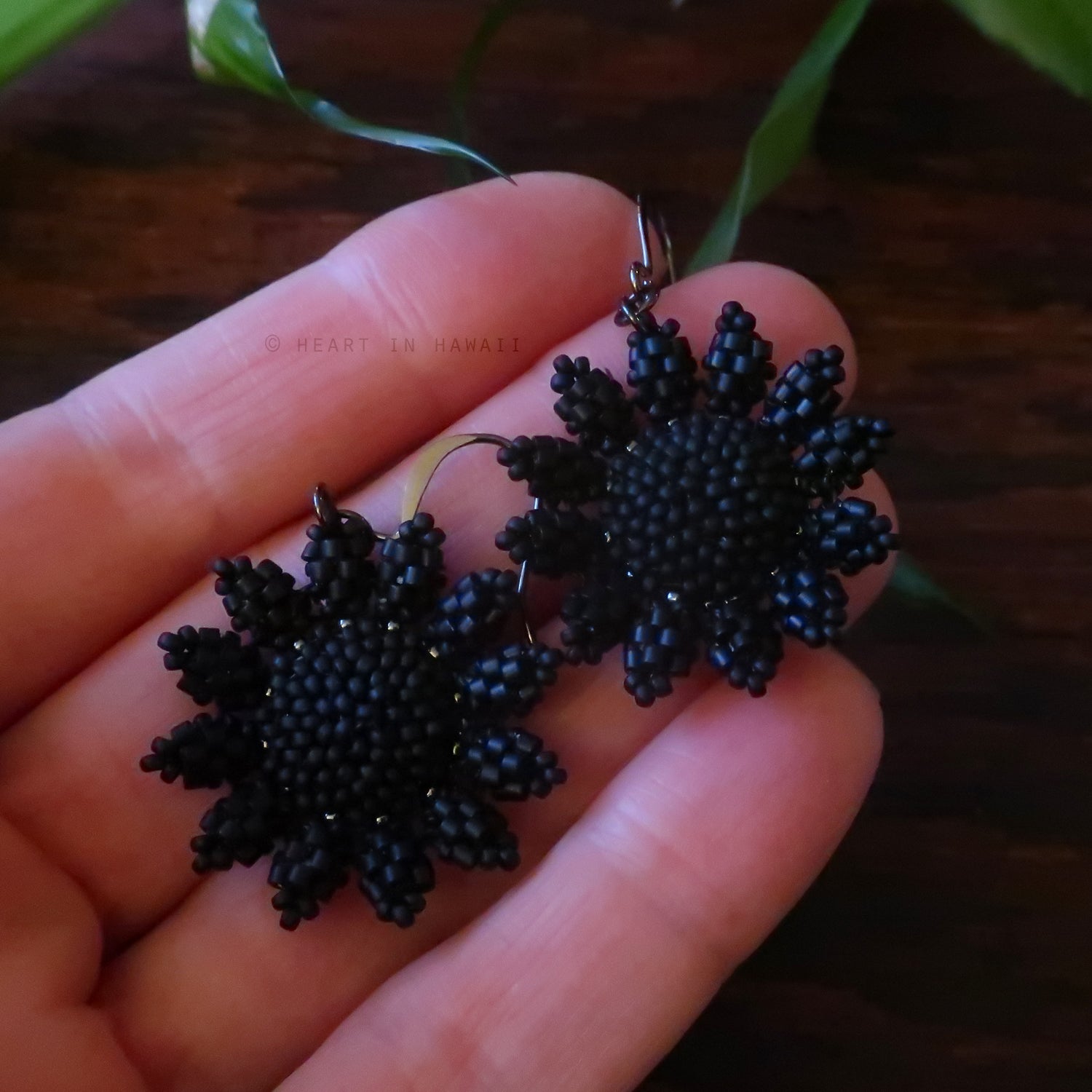 Heart in Hawaii Mini Beaded Sunflower Earrings - Matte Black
