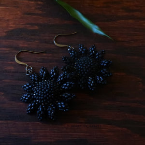 Heart in Hawaii Mini Beaded Sunflower Earrings - Matte Black