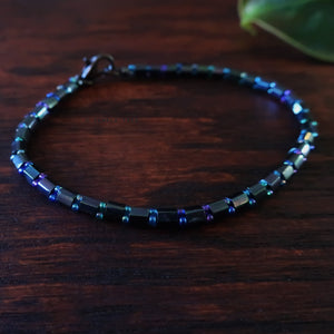 Temple Tree Bamboo Weave Beaded Hex-cut Bracelet - Peacock