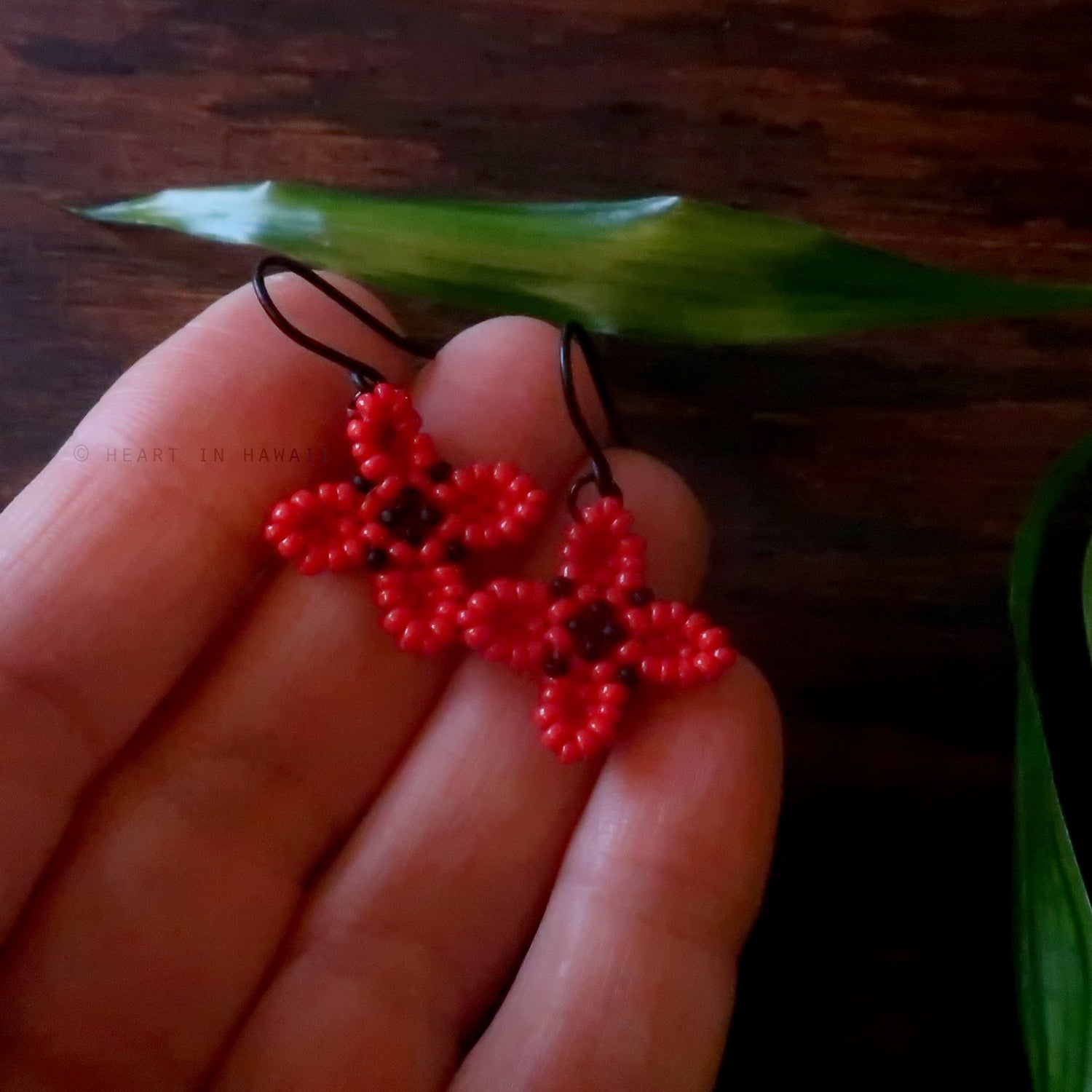 Heart in Hawaii Beaded Quatrefoil Earrings v2 - Red and Matte Black