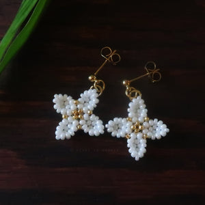 Heart in Hawaii Beaded Quatrefoil Posts - White